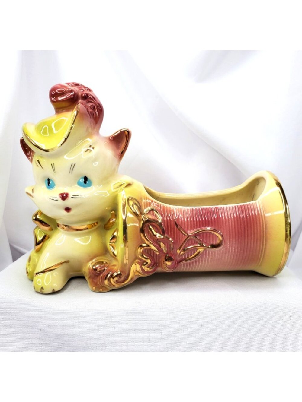 VTG Hull Pottery USA Ceramic Cat Figurine Planter 89 Pink & Yellow Gold Accents - Picture 2 of 15